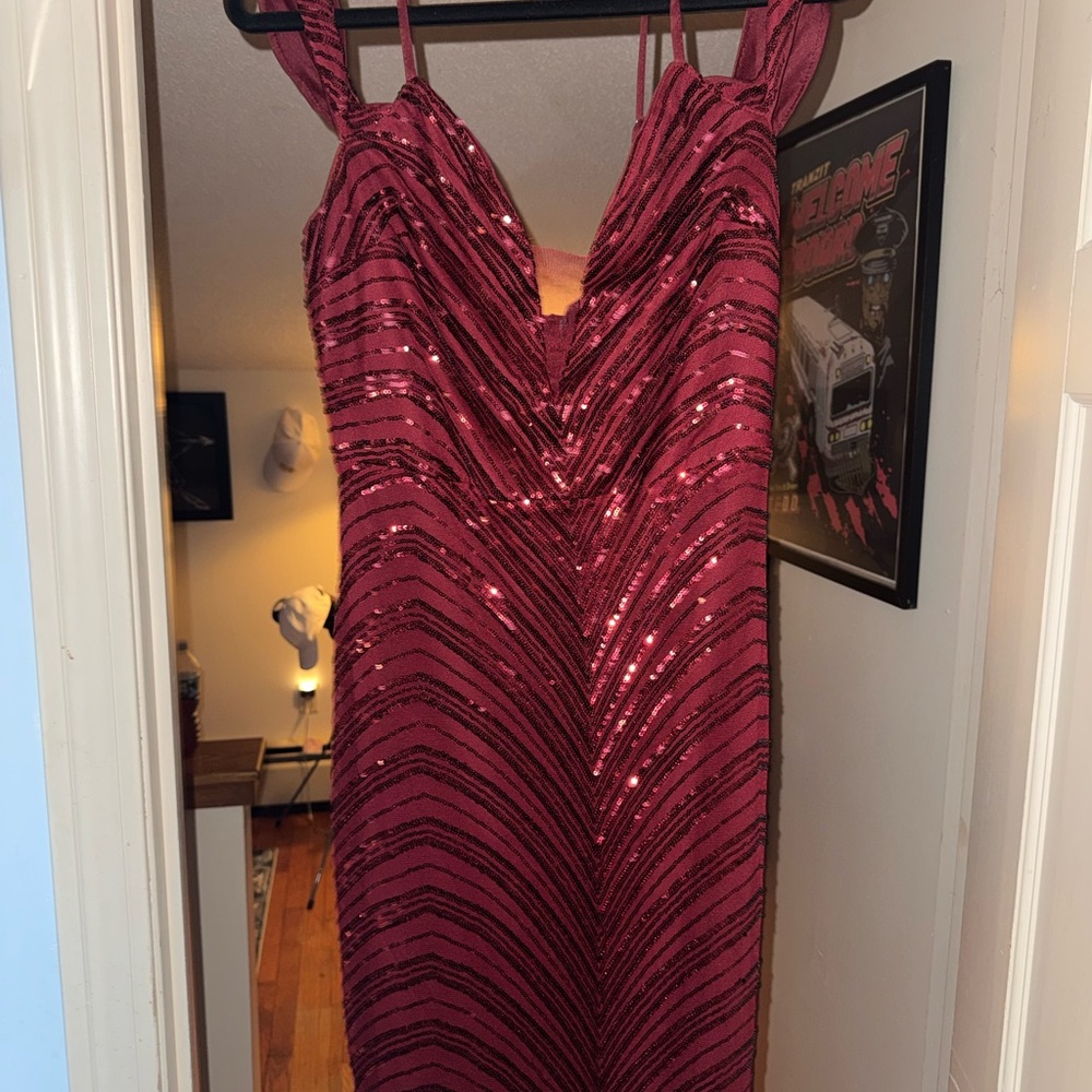 Glamorous mermaid Burgundy Sequin Prom or wedding formal dress - Picture 11 of 12